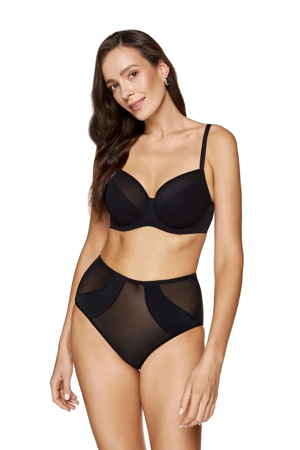 soutiengorge semirigide armatures bonnet moulé maille noire empiècements supérieurs mousse fine coton oeko tex bretelles fines réglables maintien arrondi asymétrie