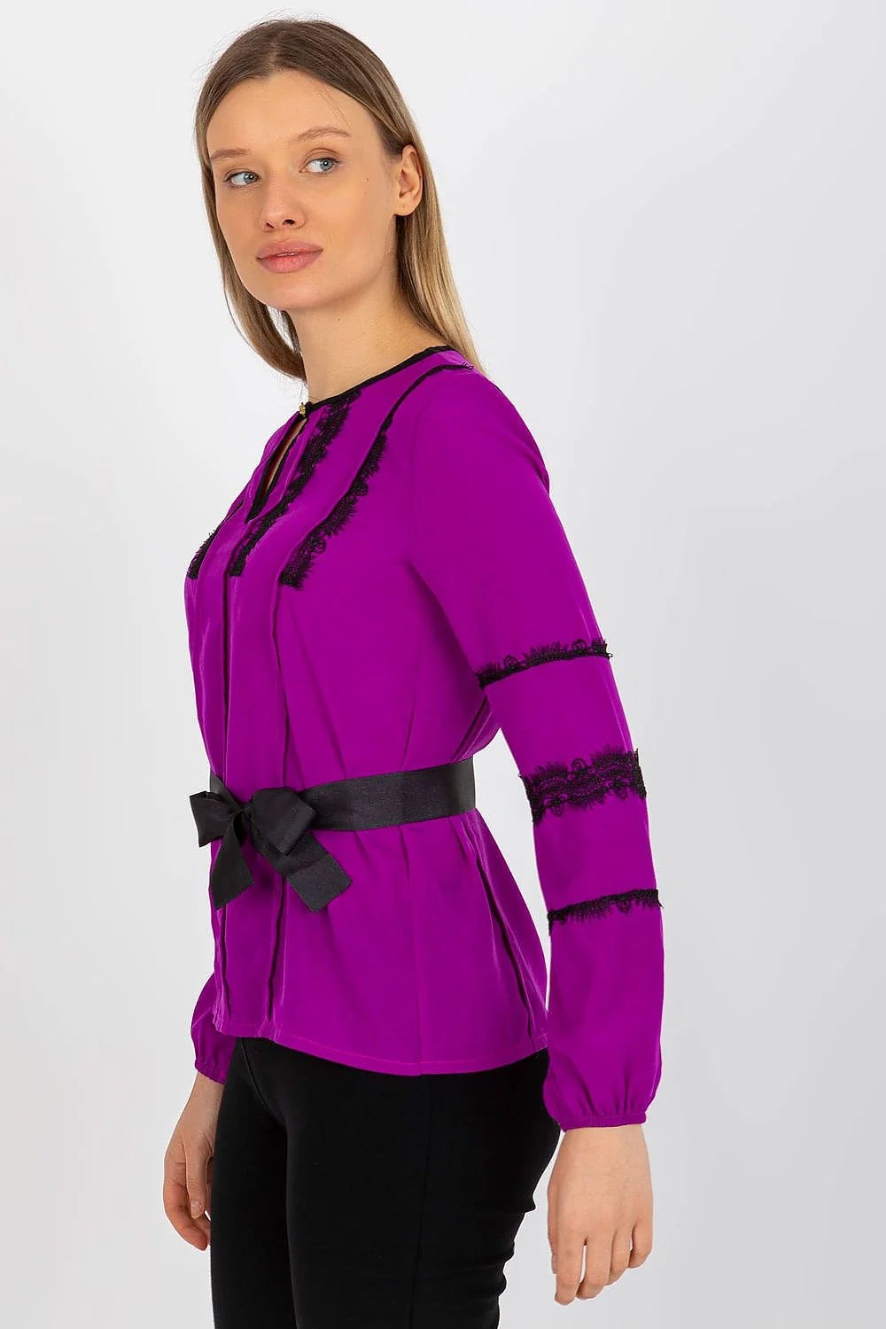 Chemisier Lakerta élégant pour femme en violet dentelle noire ceinture nouée manches longues encolure ronde ajustable