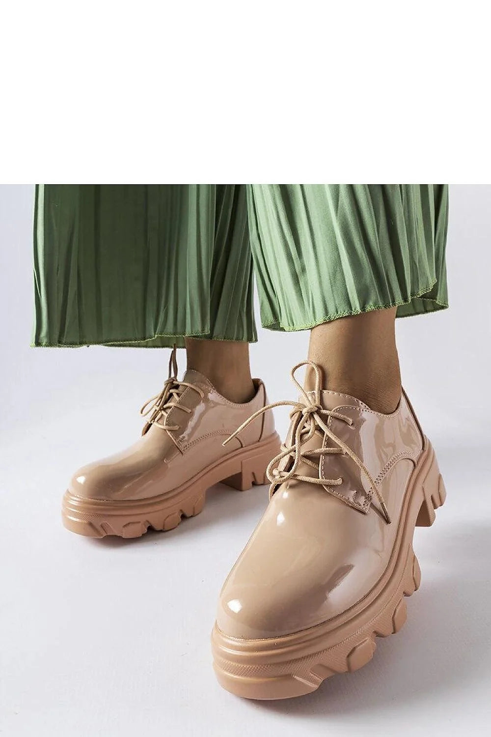 Chaussures basses Solea femmes style derby lacquées beige plateforme confortable cuir synthétique occasionnels élégance mode