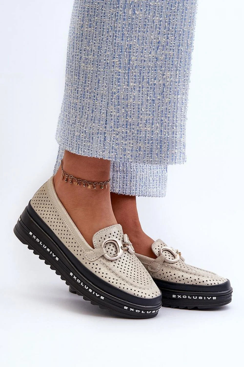 Moccasins pour femmes en cuir naturel, style moderne, beige, plateforme, perforations, confort, élégance, occasion多种, S.Barski