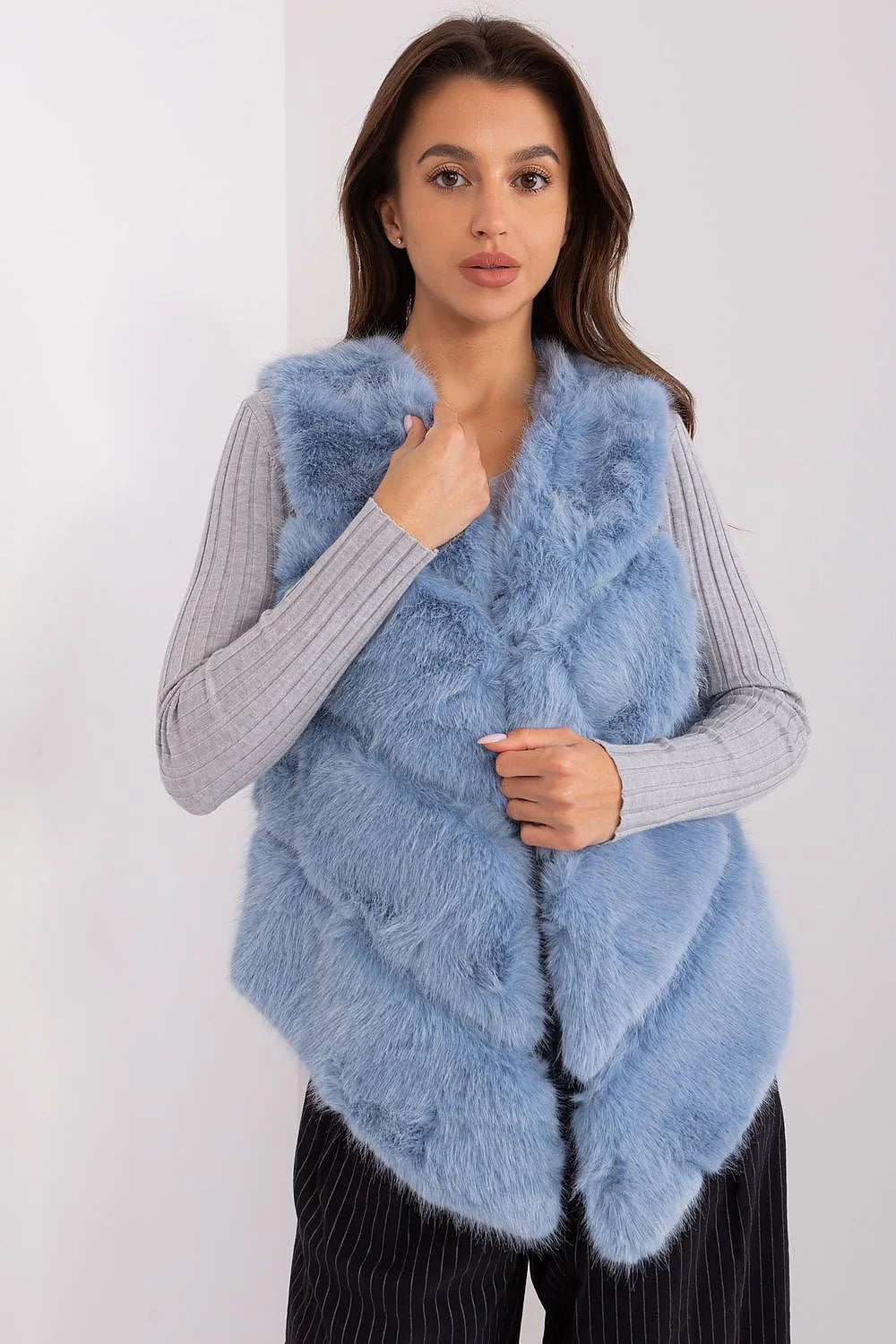 Gilet sans manches pour femmes en fausse fourrure bleu pastel coupe ajustée style moderne élégant doublure intérieure polyester haute qualité