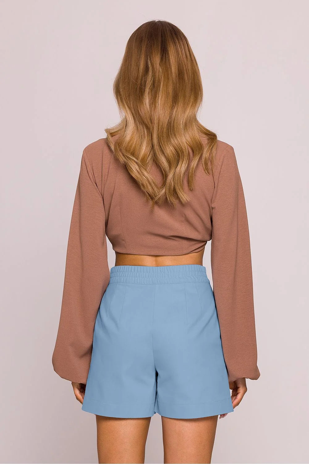 Haut crop top noué en V et short ample en coton bleu clair femme style chic décontracté été