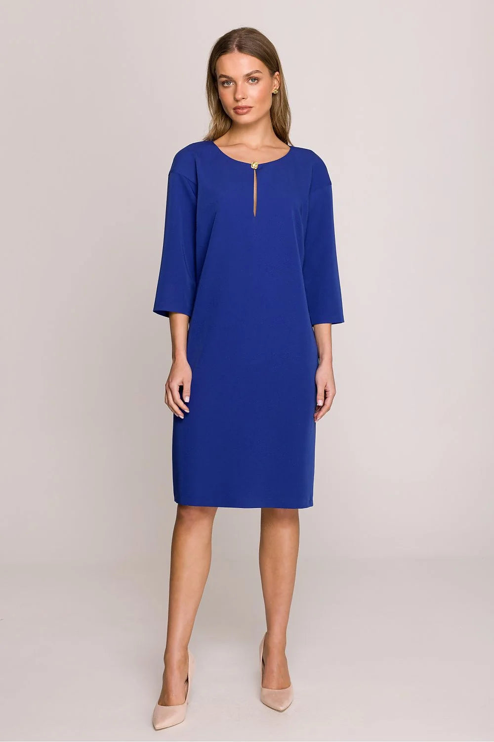 Robe de jour Stylove bleu cobalt vif coupe droite manches trois-quarts décolleté subtil fermeture éclair dissimulée femme