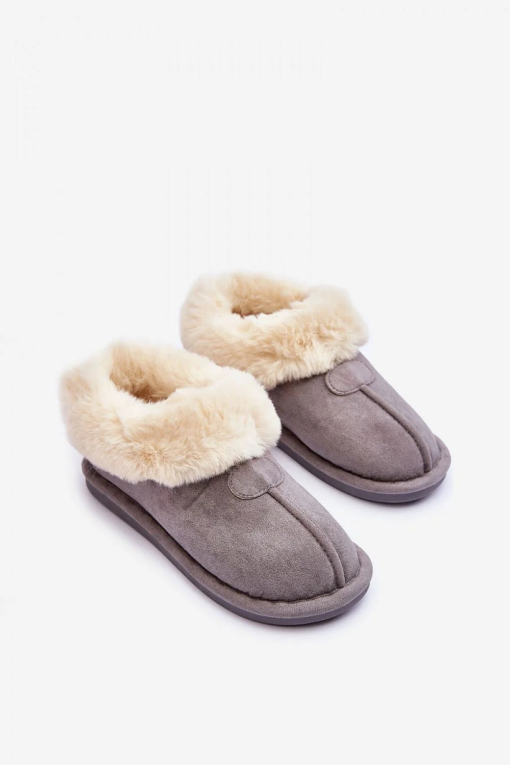 Pantoufles Step in style pour femmes, chaussons confortables en suédine écologique, fourrure douce, semelle antidérapante, design mule élégant, idéal pour la maison