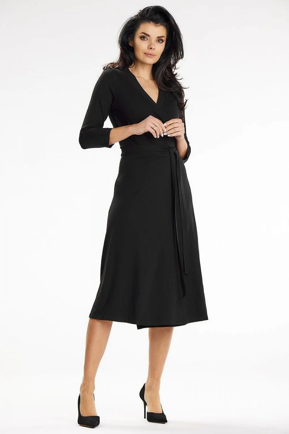 Robe de jour élégante portefeuille noir ceinture à nouer manches 3/4 coupe ajustée longueur midi femme