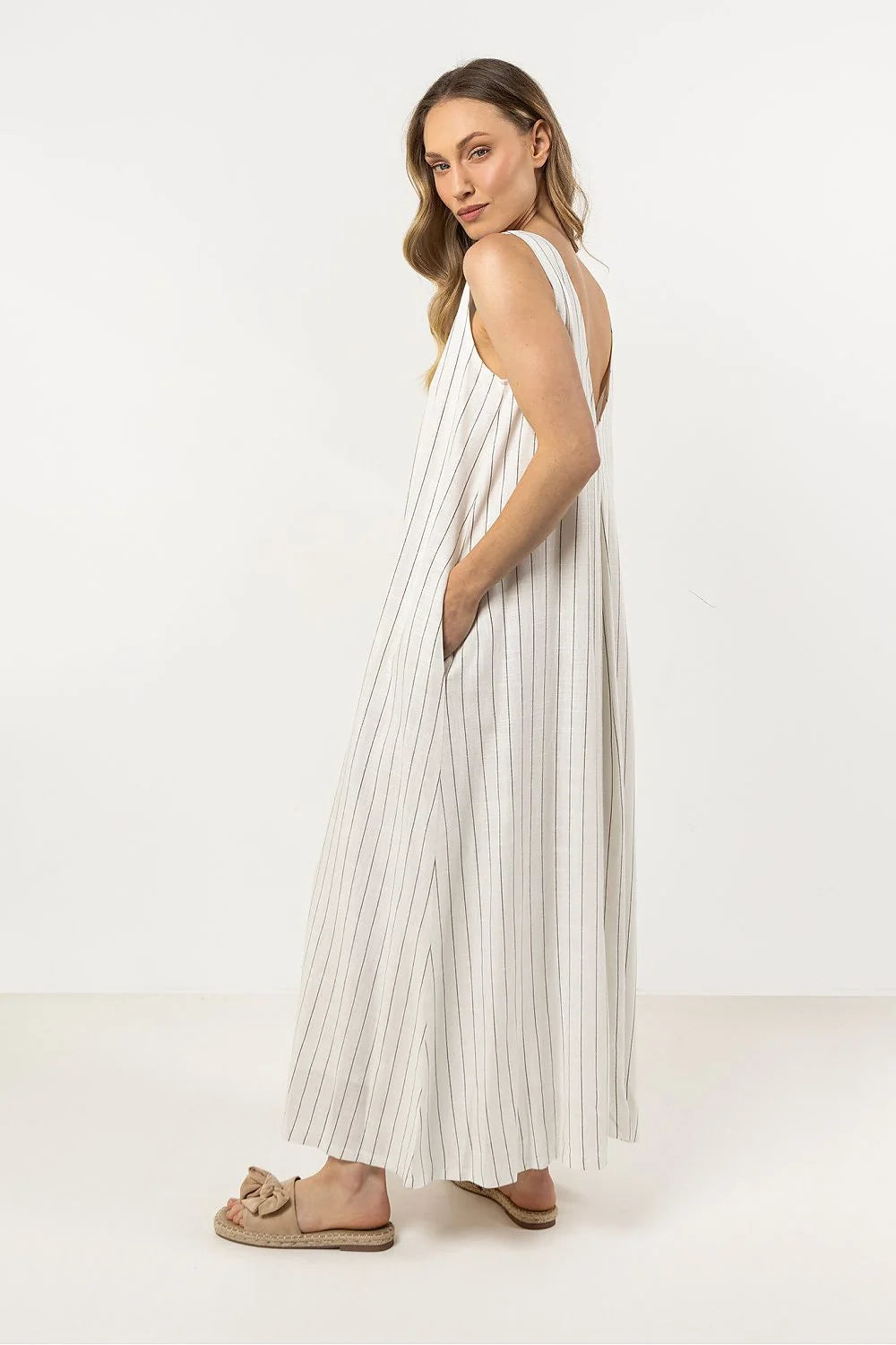 robe longue été sans manches maxi lin viscose coton respirant ample trapeze fluide fines rayures verticales blanc noir
