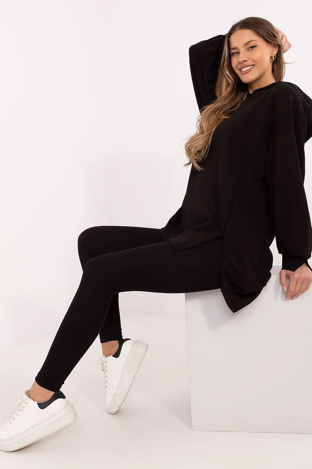 Ensemble sweat-shirt et leggings décontracté minimaliste noir femme confortable