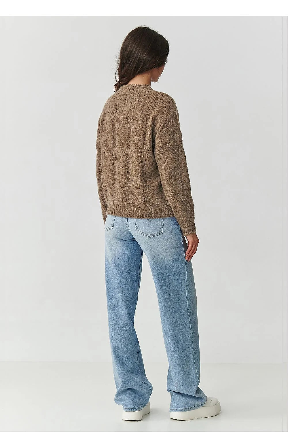 pull femme oversize col rond tresse maille duveteuse chaude manches longues poignets côtelés base marron chiné mohair laine acrylique