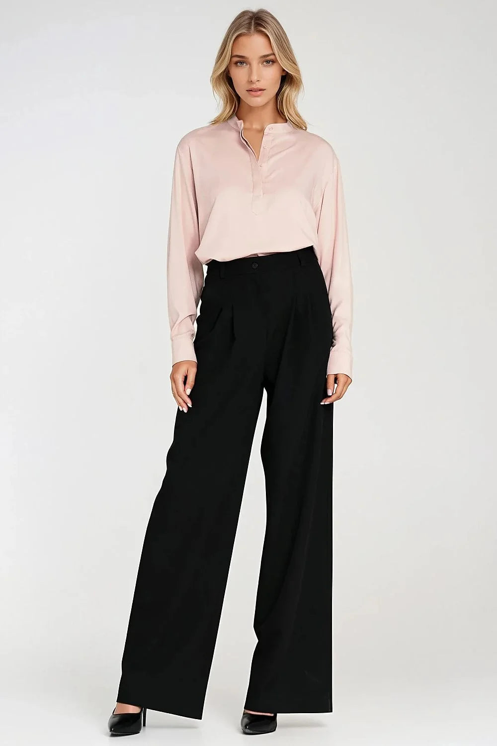 chemisier femme oversize viscose légère satiné rose pâle col mao montant manches longues poignets boutonnés patte boutonnage partielle minimaliste élégant