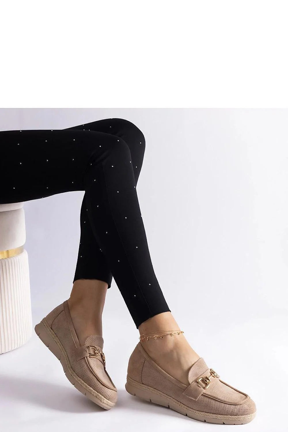 moccasins Solea femmes beige suédine semelle compensée crantée dorée mors métallique bout arrondi cousu rembourré confortable polyvalent élégant