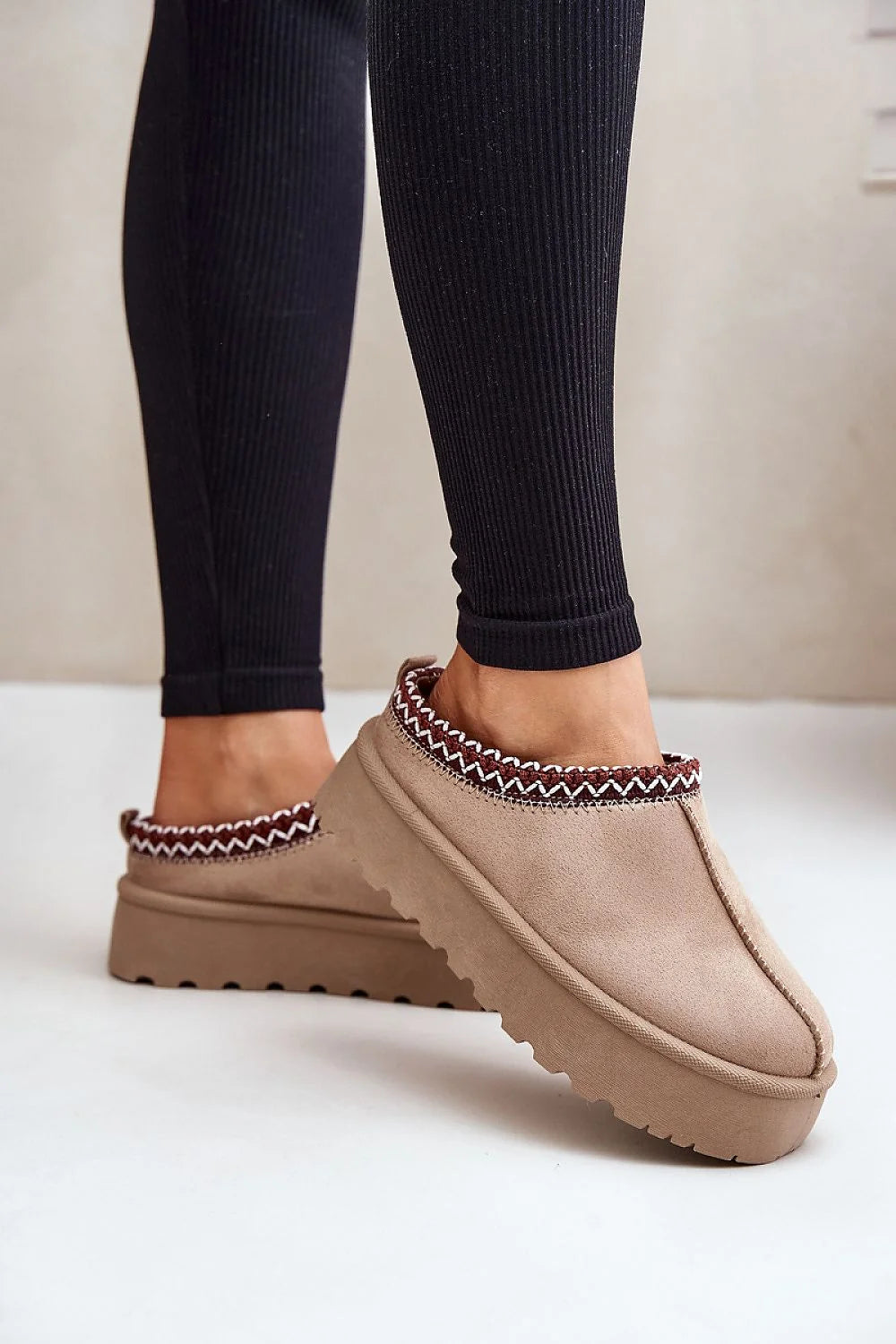Bottes de neige pour femmes Step in style - Design épuré, suédine écologique, beige clair, confort maximal, style moderne