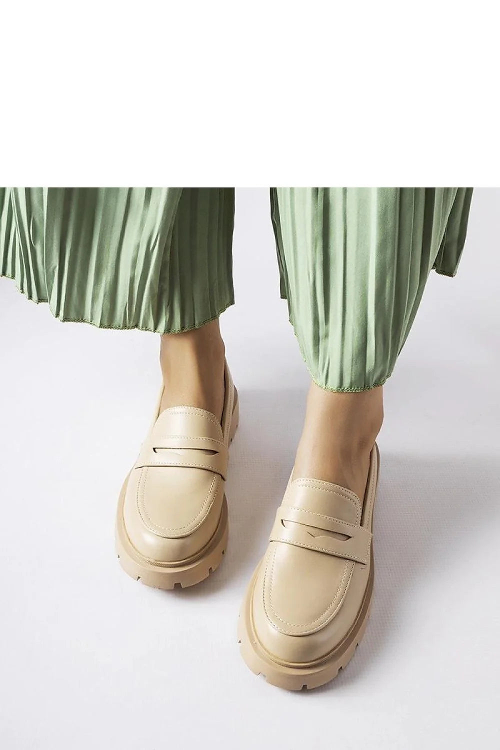 mocassins femme beige cuir lisse similicuir semelle épaisse crantée plateforme chunky bout arrondi bride penny élégants confortables maintien talon bas