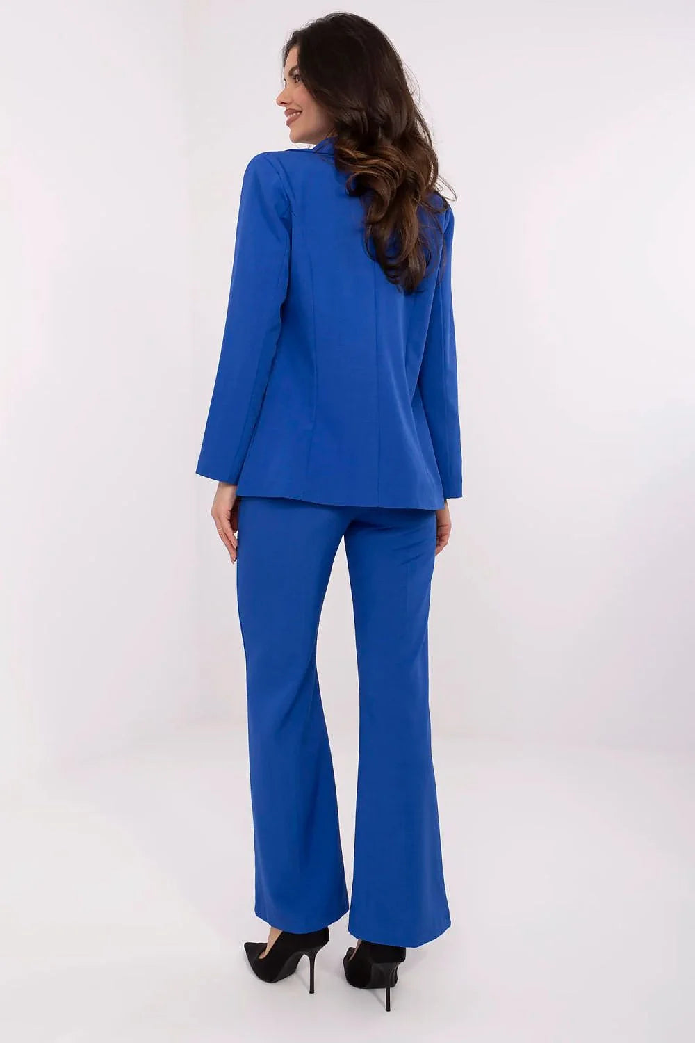 Costume femme tailleur Italie Moda veste pantalon bleu électrique coupe évasée taille haute épaulettes discrètes style moderne professionnel