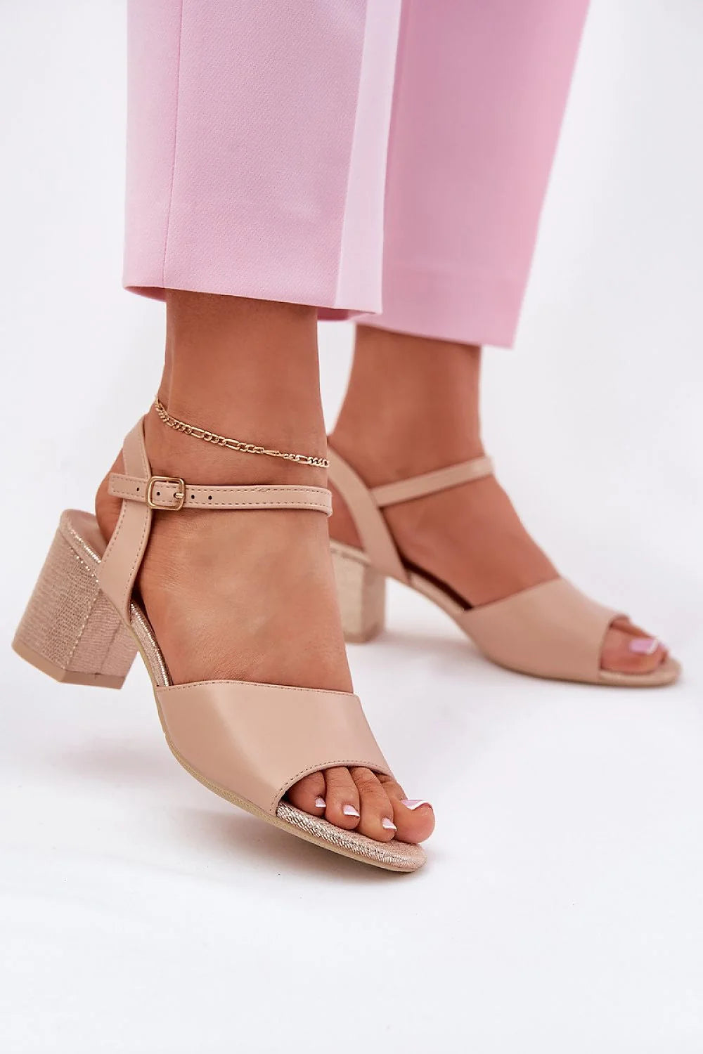 Sandales à talons carrés élégantes pour femme, couleur beige, cuir artificiel, talon 6.5 cm, style moderne, ajustable, confortable, occasion多种