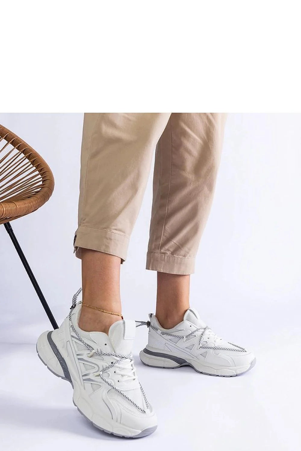 baskets femmes Solea volumineuses contemporaines semelles épaisses cuir écologique confortables légères respirantes blanc cassé gris texturées