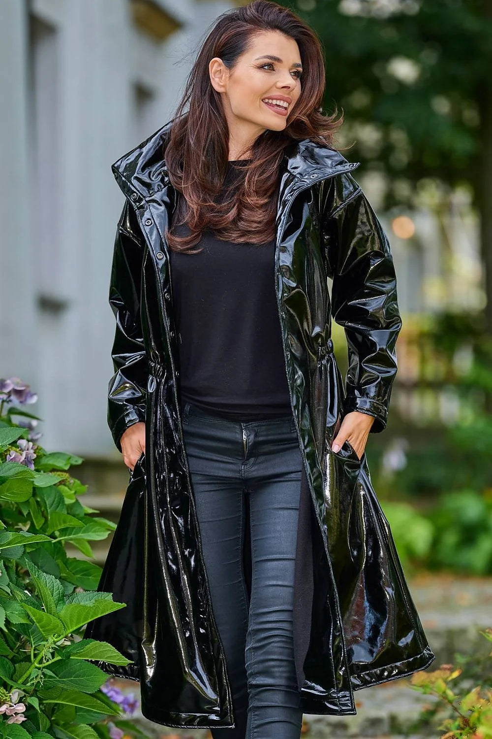 Manteau long vinyle femmes audacieux moderne coupe ample col montant noir rouge confortable