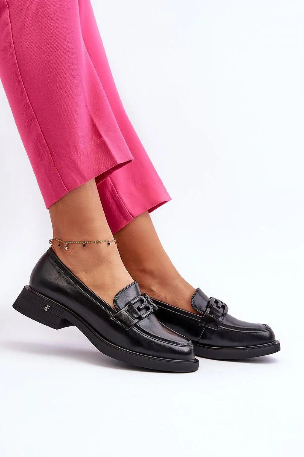 Mocassins élégants pour femmes en cuir naturel design moderne couleur noire talon 3 cm semelle épaisse