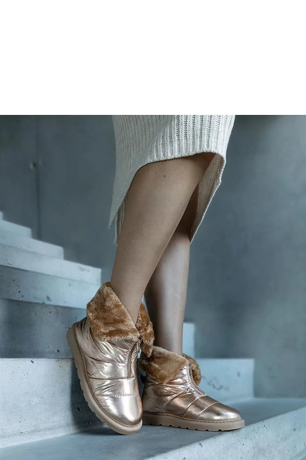 Bottines pour femmes modernes élégantes métalliques couleur or rose doublure fourrure synthétique fermeture éclair anti-glisse