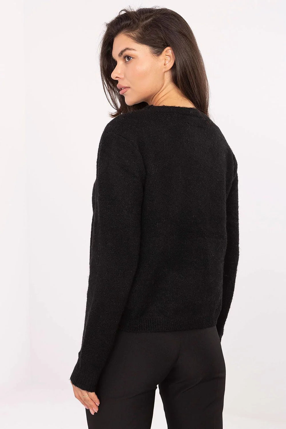 cardigan femme noir maille douce duveteuse coupe courte col V manches longues boutons blancs contrastants dentelle apparente chic
