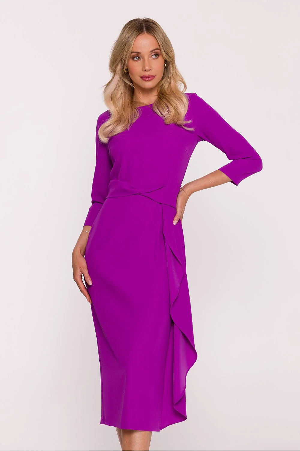 robe soirée cocktail midi manches trois quarts encolure ronde ajustée taille marquée drapé noué volant asymétrique cascade fuchsia brillante polonaise
