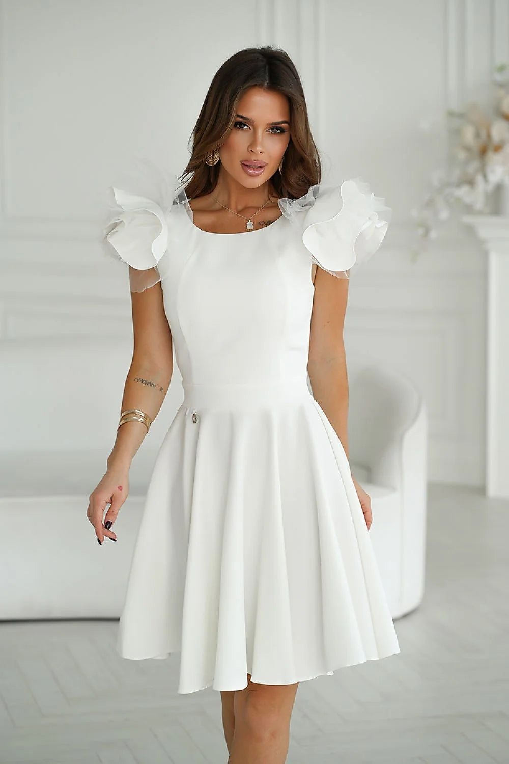 Robe de cocktail élégante en polyester et viscose, épaules en forme de buffets, fermeture éclair couverte, disponible en plusieurs tailles et couleurs