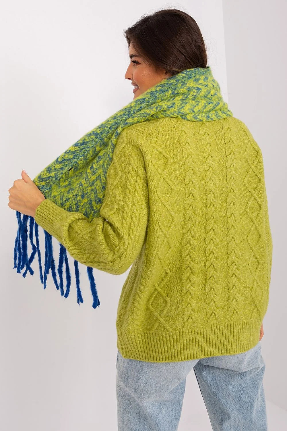 Écharpe design géométrique motif chevrons couleurs vives franges longues maille laine femme automne hiver mode