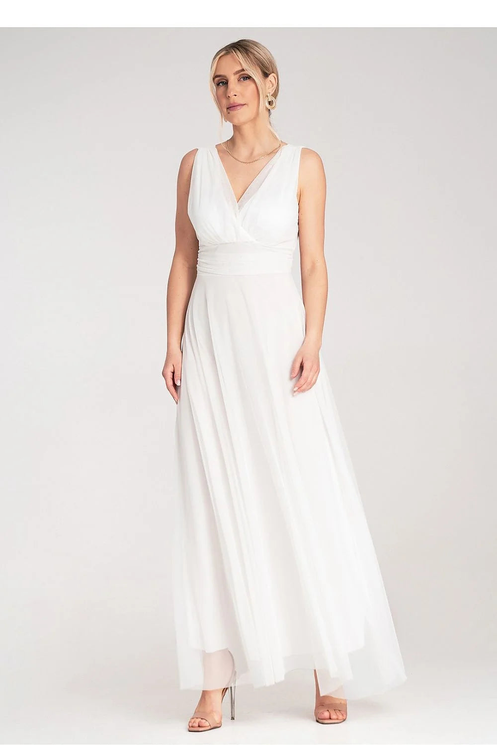 robe cocktail élégante sans manches dos noué blanche coupe empire taille cintrée bustier croisé décolleté plongeant jupe longue fluide mousseline