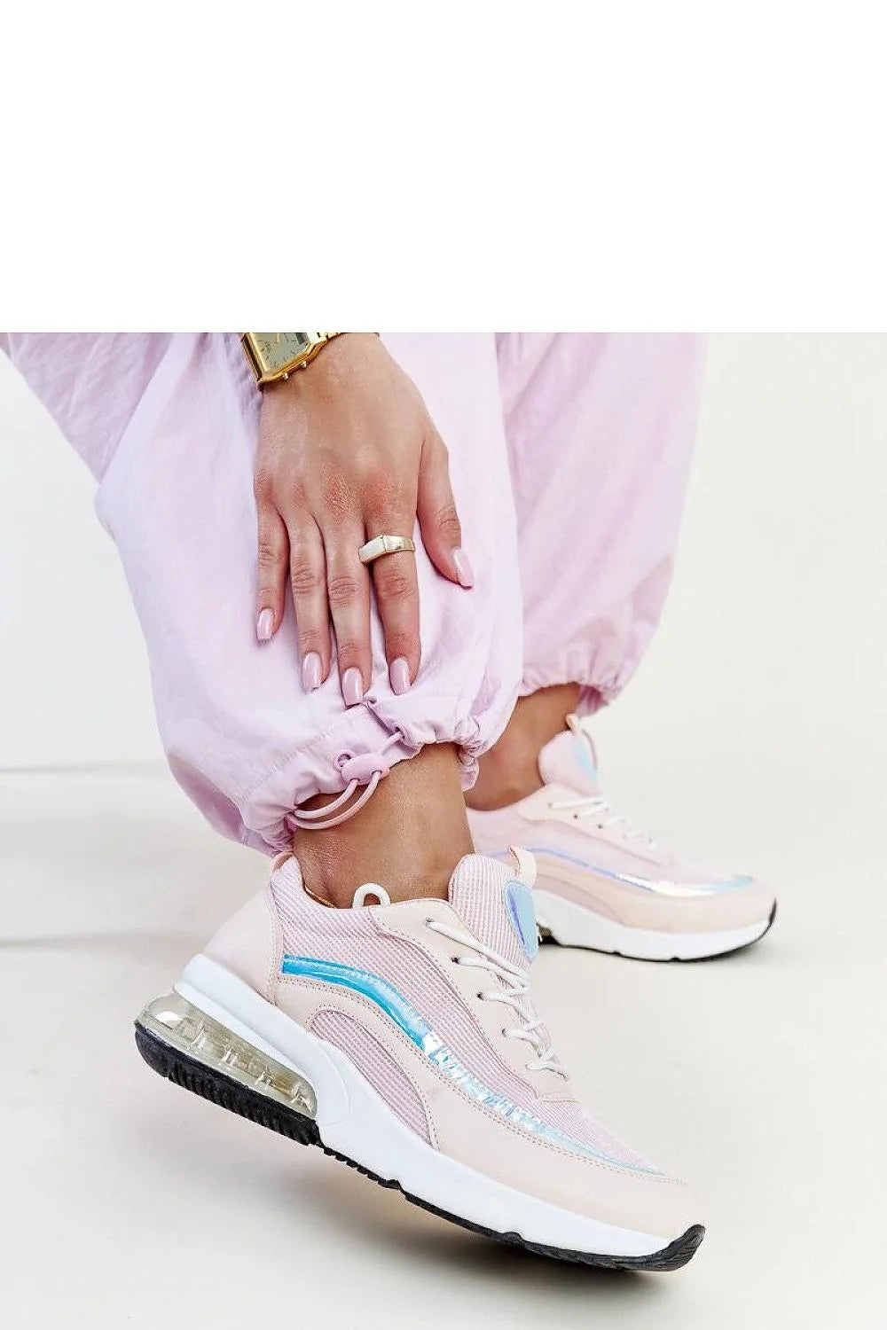 Baskets féminines modernes design sportif tendance style urbain semelle épaisse mesh respirant rose pâle irisé