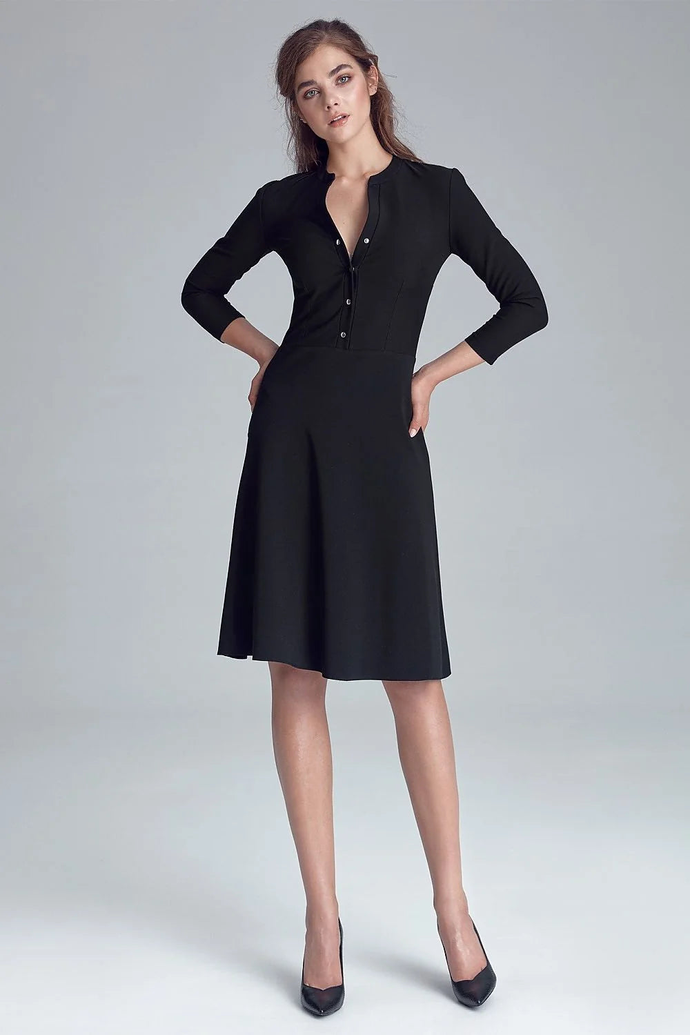 Robe femme bordeaux jersey classique élégante ajustée manches trois-quarts boutons avant silhouette raffinée soirée