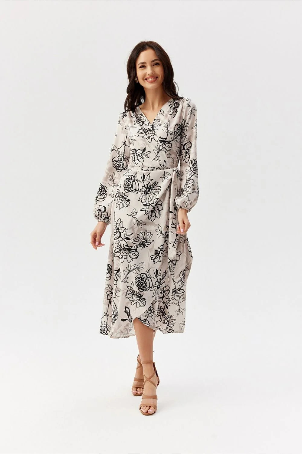 robe portefeuille midi femme manches longues ballon col plongeant imprimé floral noir croquis fond beige ceinture nouée taille