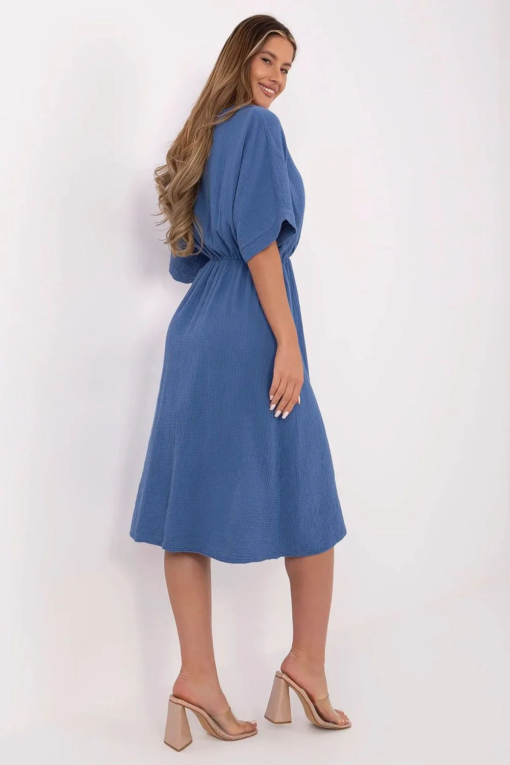 Robe de jour Italy Moda en mousseline légère 100% coton coupe évasée devant croisé ceinture élastique manches courtes couleur bleu clair