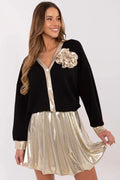 Ensemble sophistiqué audacieux pour femme veste noire jupe dorée métallique coupe ample style élégant occasion spéciale