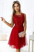 robe soirée longue sans manches dentelle tulle rouge buste ajusté jupe évasée ceinture ajustable encolure ronde