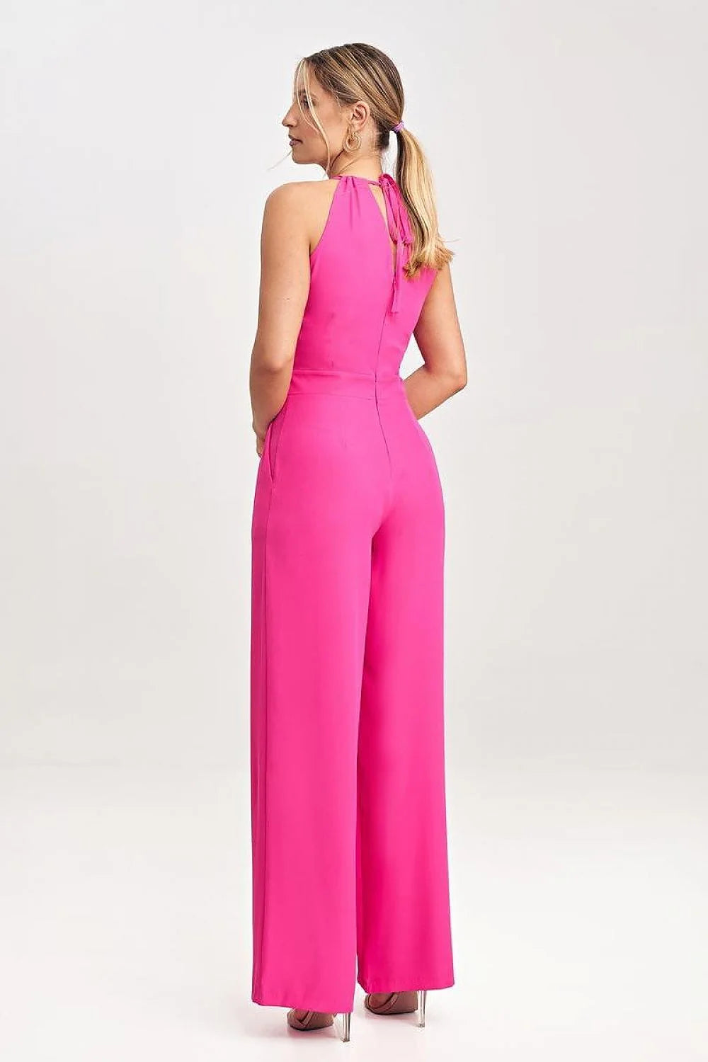 Combinaison pour femmes moderne élégante sans manches jambes longues larges rose vif halterneck coupe structurée ceinture intégrée polyester haute qualité occasions formelles