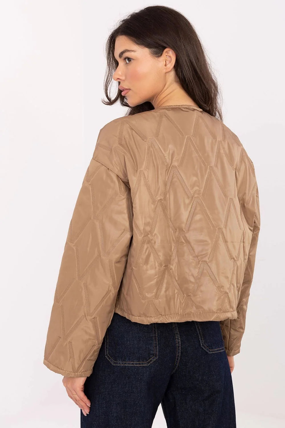 veste matelassée femme courte blouson beige camel coupe boxy manches longues encolure ronde sans col satinée légère