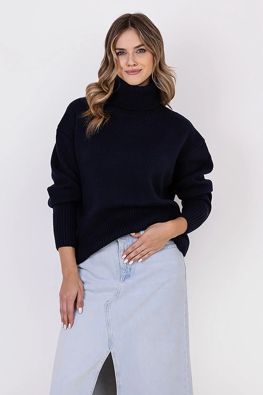 Pull col roulé féminin en acrylique et nylon, style classique, coupe ample, finitions côtelées, mode intemporelle pour femmes