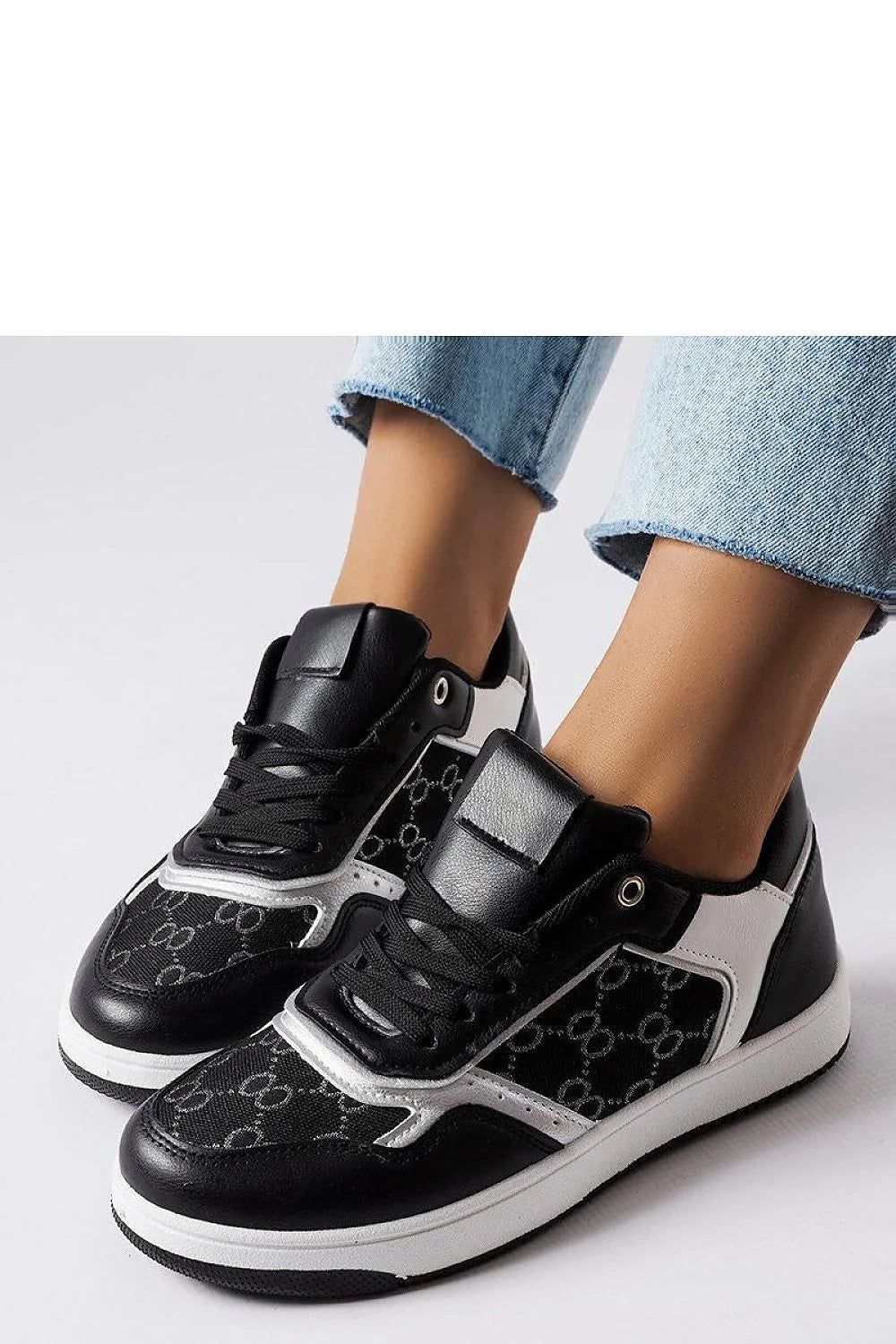 baskets Solea femmes noir blanc cuir similicuir semelle blanche sportchic col rembourré contrefort renforcé surpiqûres œillets métalliques lacets antidérapant amorti