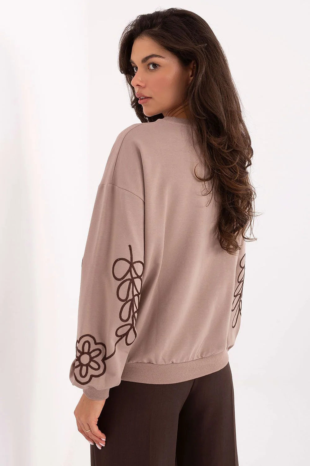 sweatshirt femme coupe ample taupe rosé maille coton élasthanne col rond manches longues bouffantes broderie florale