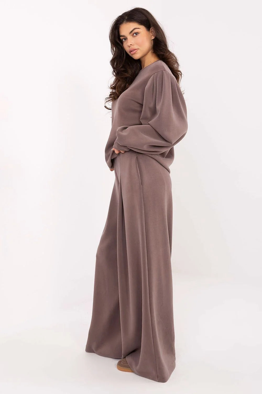 sweatshirt femme oversize manches bouffantes col rond douceur drapé fluide taupe mauve palazzo pantalon taille haute ourlet long élégant décontracté