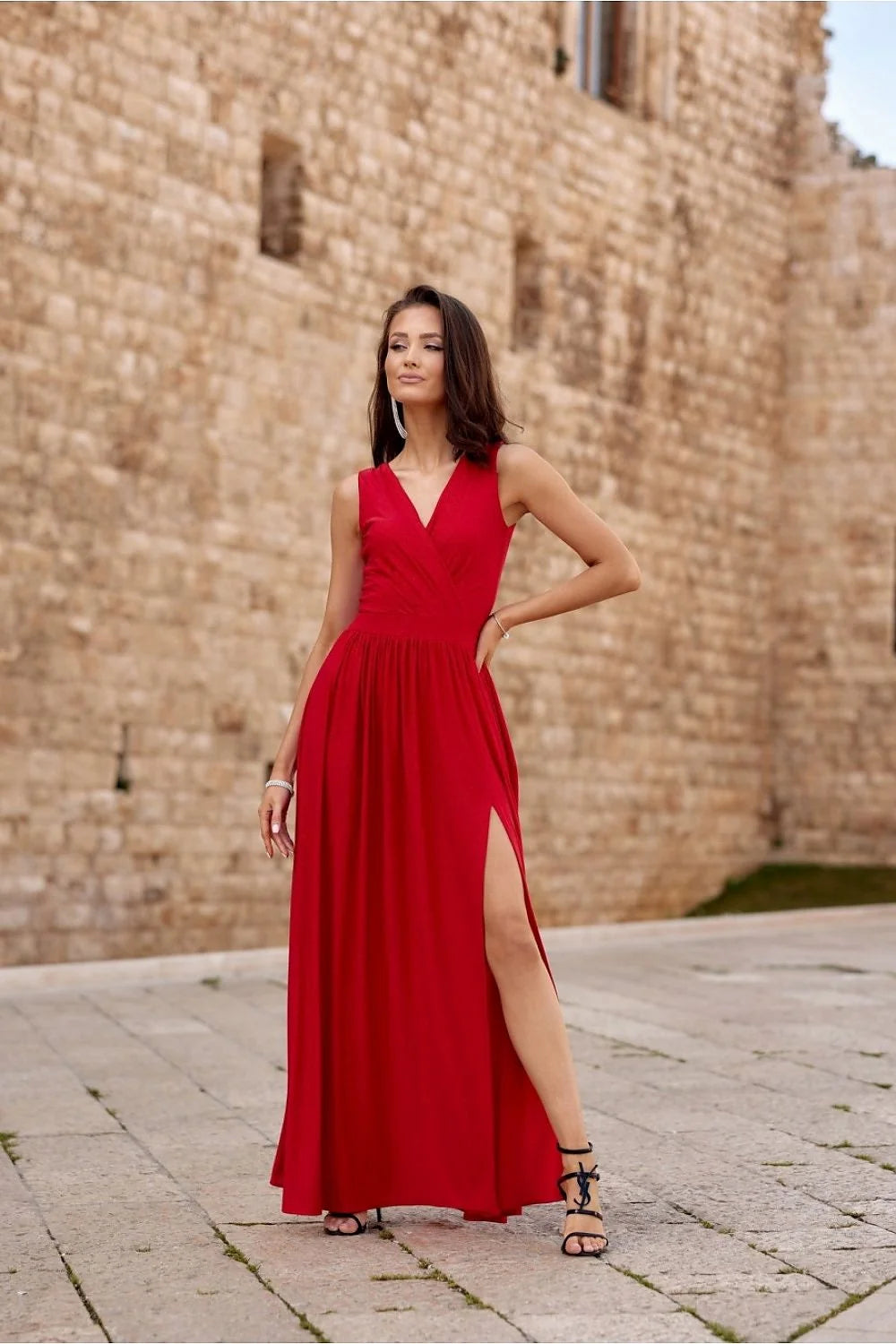Robe longue élégante sans manches couleur rouge vif en tissu scintillant fente haute dos ajustable pour femme