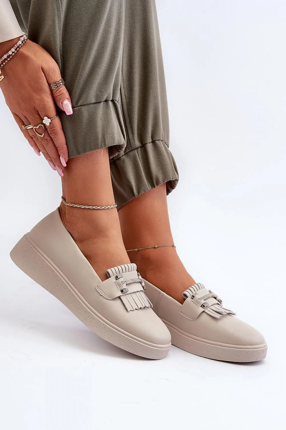 Mocassins femmes en cuir naturel style moderne élégant beige taupe semelle épaisse plateforme 2cm