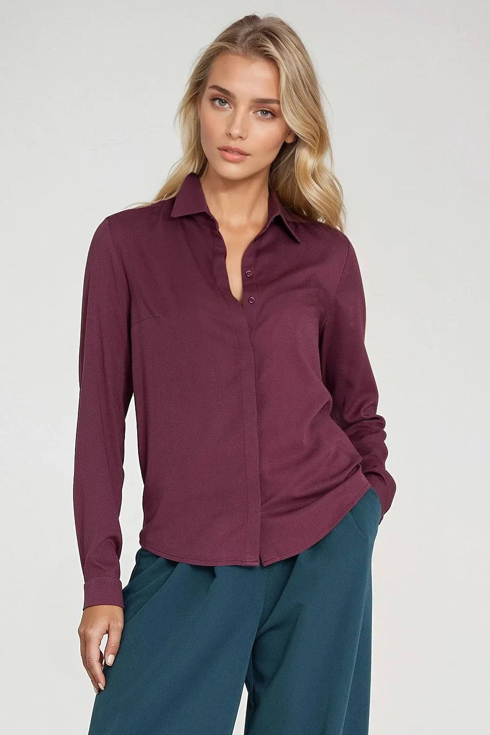 chemise femme prune profond viscose fluide drapé col classique manches longues poignets boutonnés patte boutonnage discret coupe droite