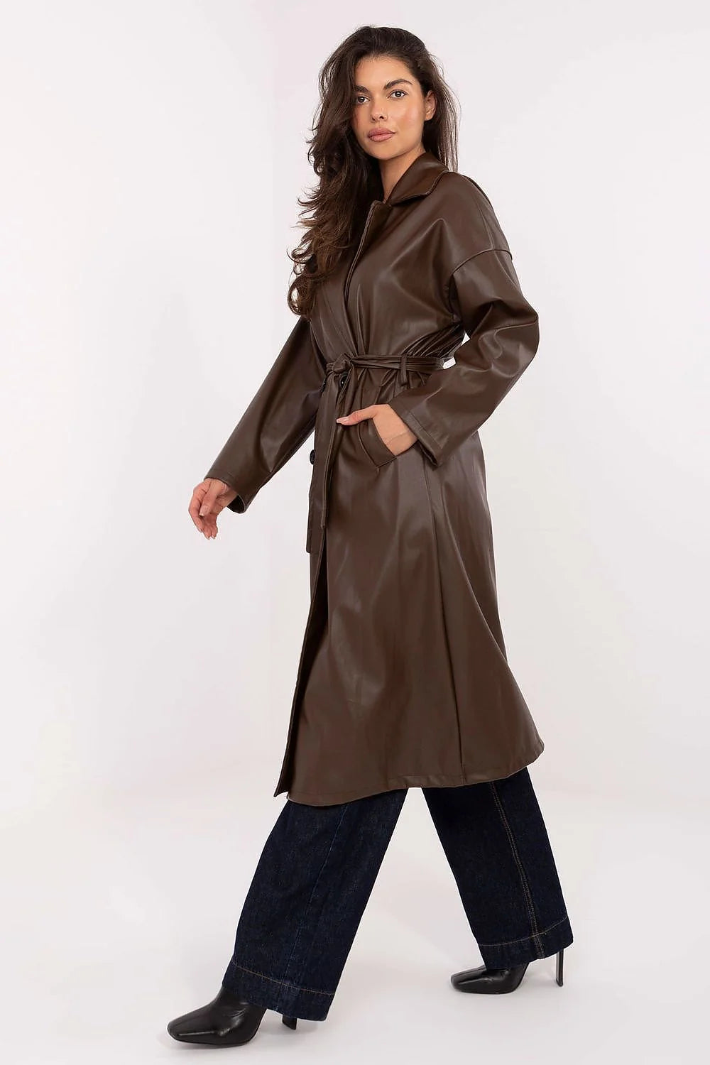 manteau similicuir femme marron chocolat mi long coupe droite col tailleur double boutonnage ceinture nouée poches latérales