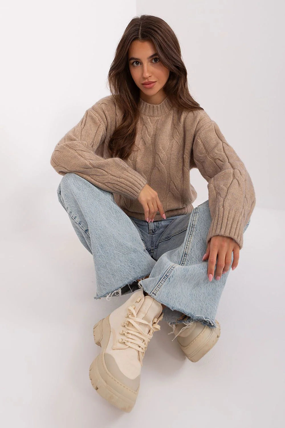 Chandail pour femmes élégant beige longueur standard manches longues torsades tricot côtelé style intemporel