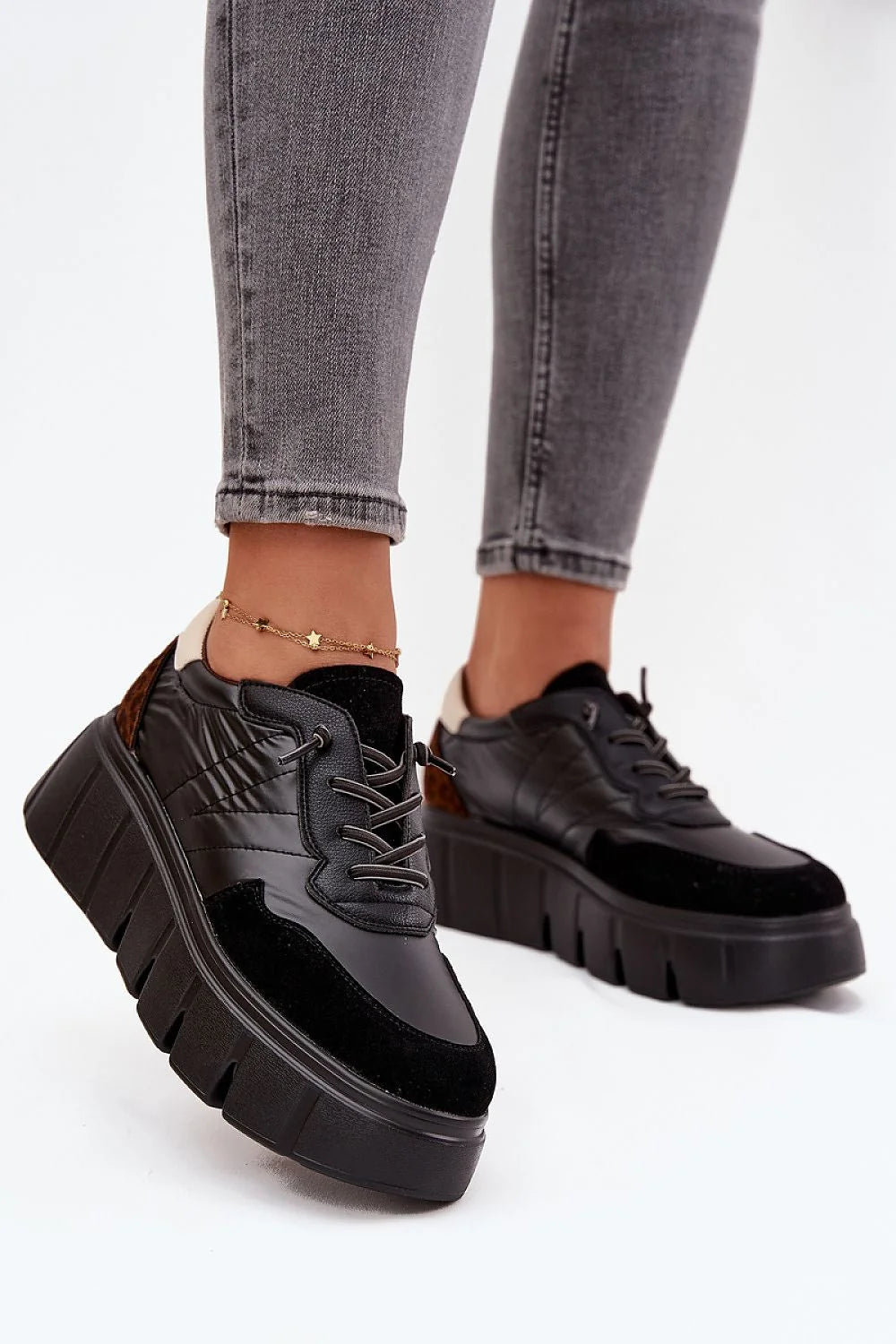 baskets femme Vinceza plateforme 5cm semelle crantée noir suède empiècements cuir synthétique talon beige croco laçage col rembourré