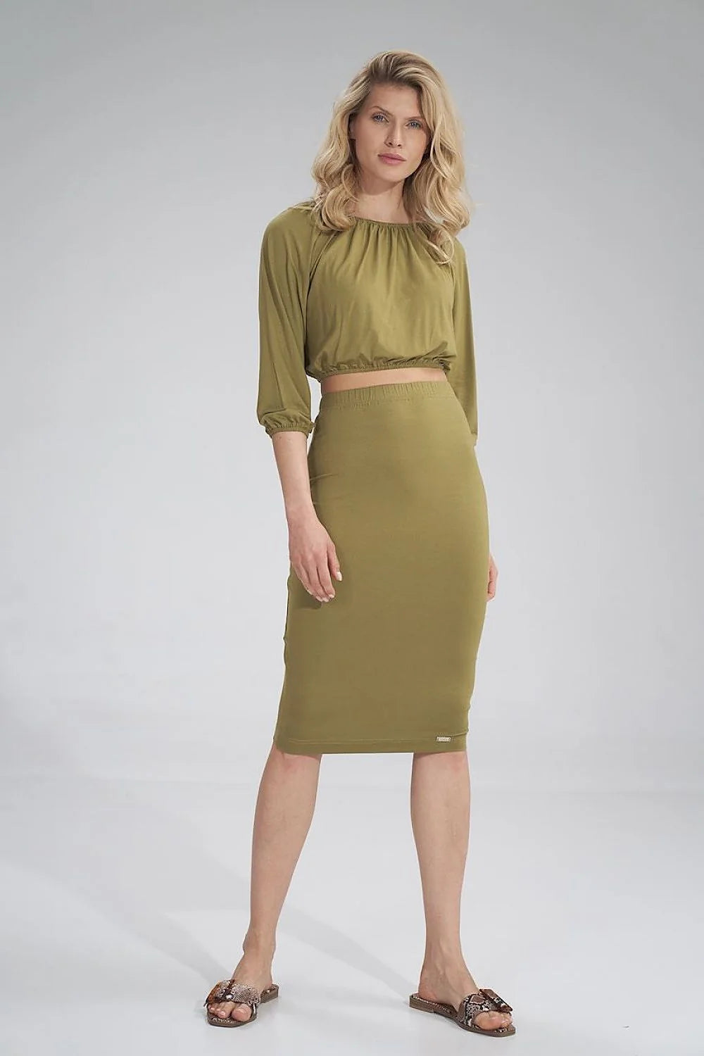 Chemisier en viscose élasthanne fluide kaki élégant manches longues encolure bateau pour femme moderne