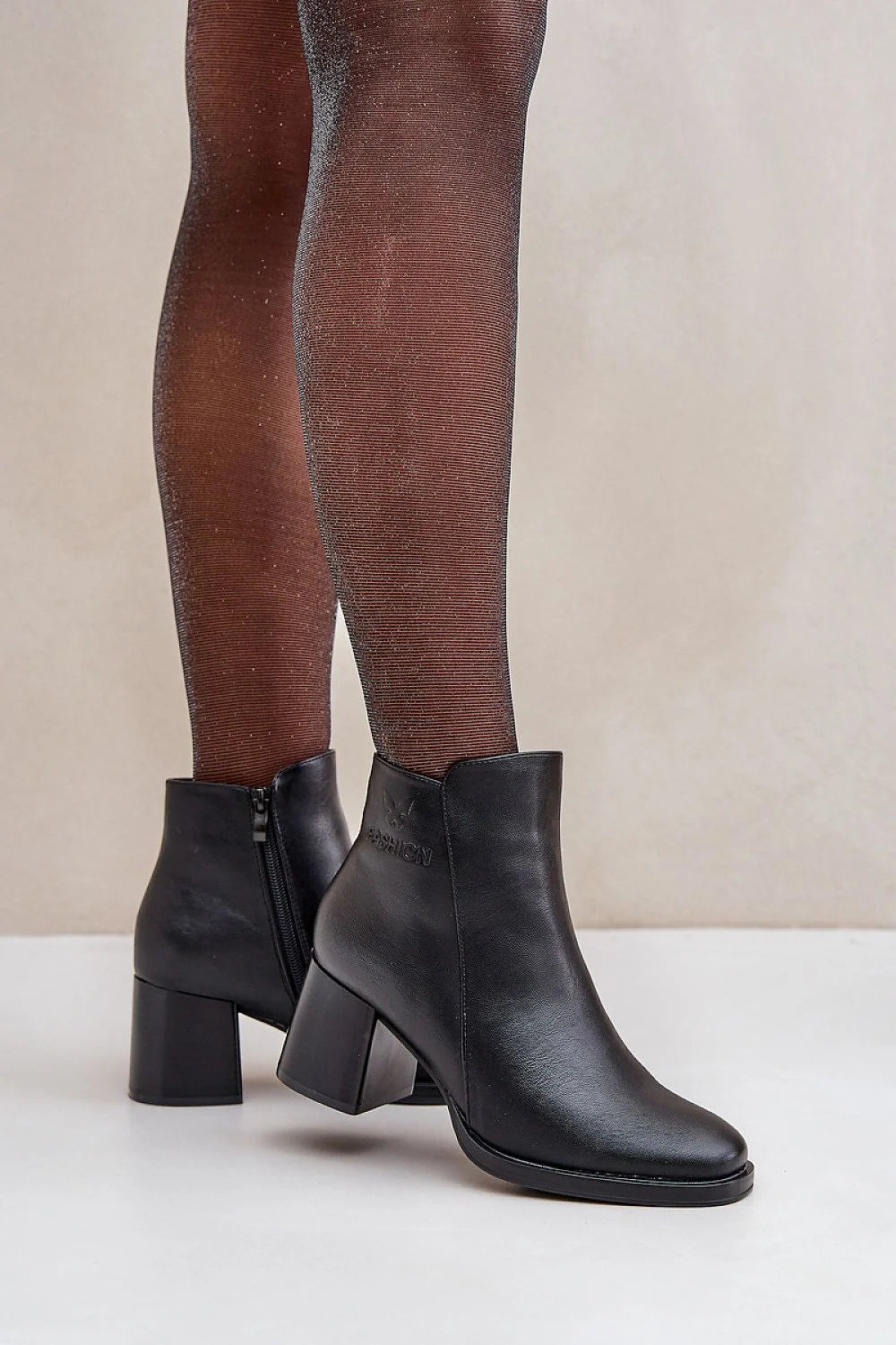 Bottes talons carrés cuir artificiel noir style moderne élégant femmes confortables occasion quotidienne soirée