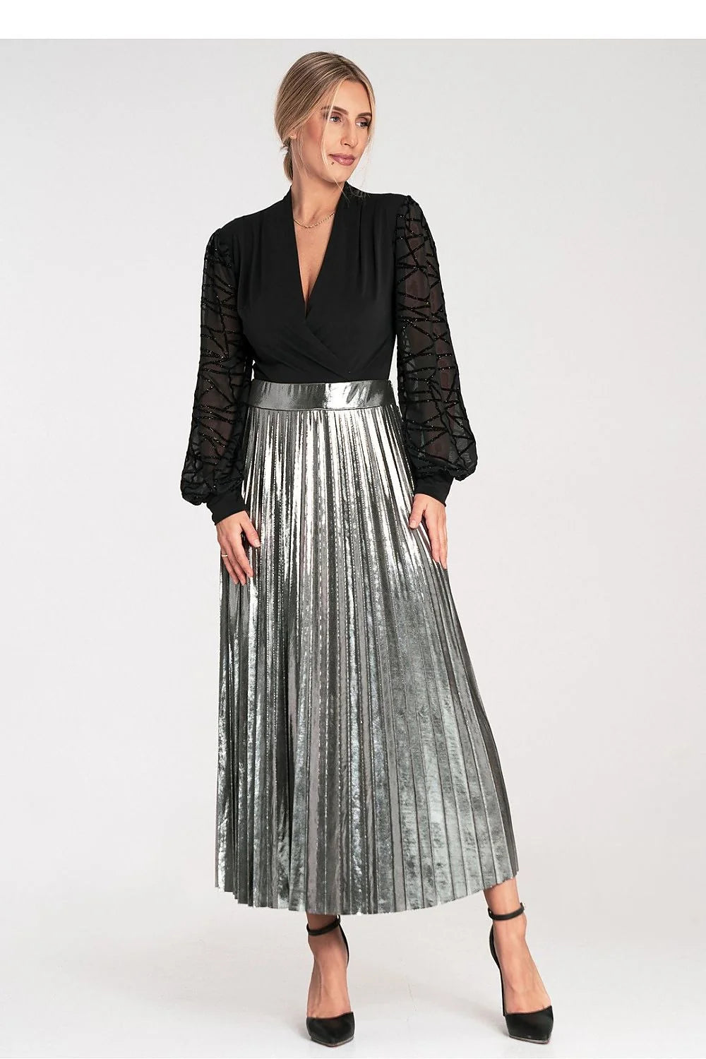 body cachecoeur noir colV profond jersey stretch moulant taille cintrée manches longues bouffantes tulle transparentes broderies géométriques scintillantes perles sequins