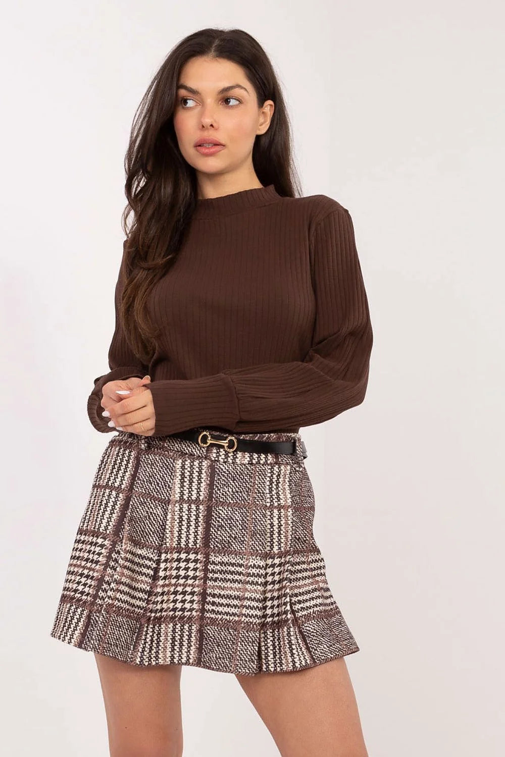 shorts jupe carreaux tweed pieddepoule tartan trapèze plissée volantée marron beige écru taille haute ceinture noire boucle dorée