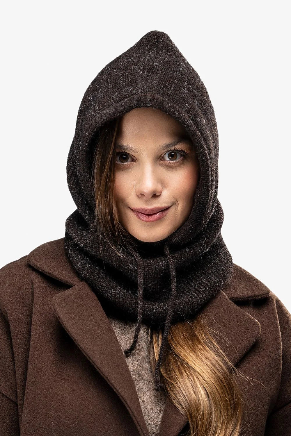cagoule kidmohair laine acrylique polyamide marron foncé capuche encolure tube cordons réglables maille tricotée duveteuse ajustée chaude urbaine